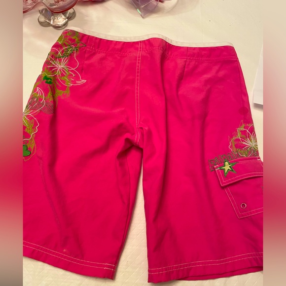 Billabong Size 7 Board shorts in hot pink with embroidered floral accents. - Picture 2 of 9